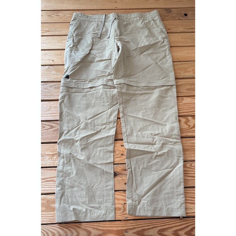 The North face men’s Convertible Outdoor pants size XL Beige E2